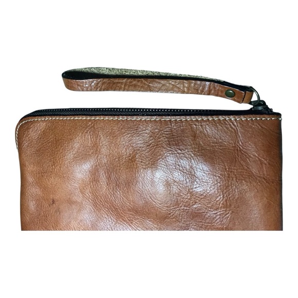 Patricia Nash Cassini Wristlet - Picture 14 of 15
